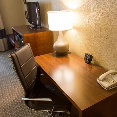 Comfort Suites Grand Rapids South Kentwood Экстерьер фото