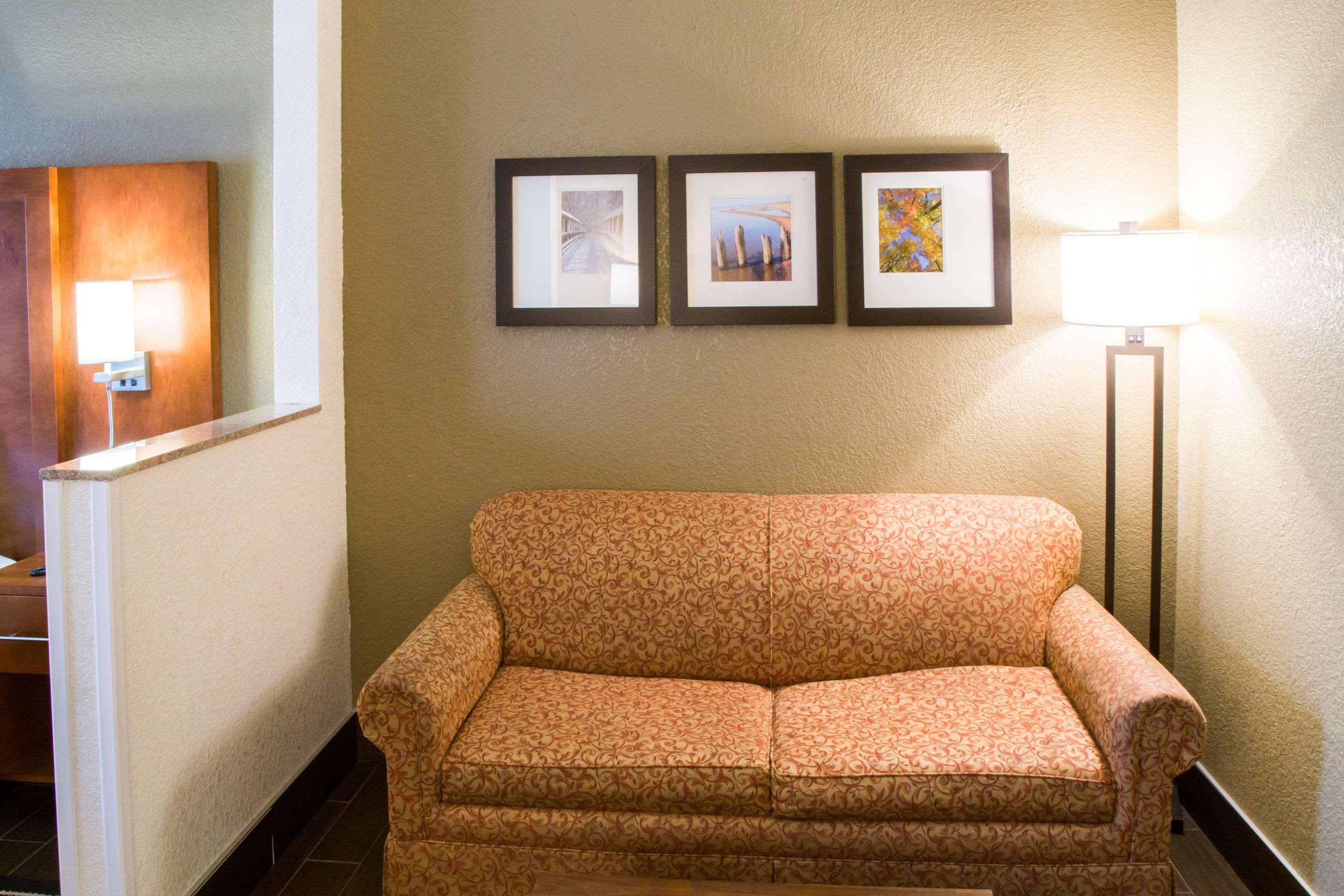Comfort Suites Grand Rapids South Kentwood Экстерьер фото