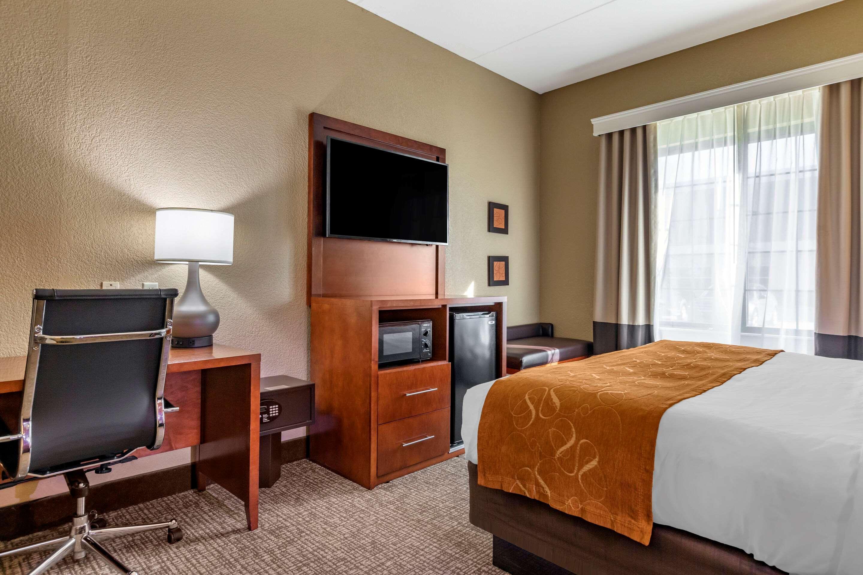 Comfort Suites Grand Rapids South Экстерьер фото