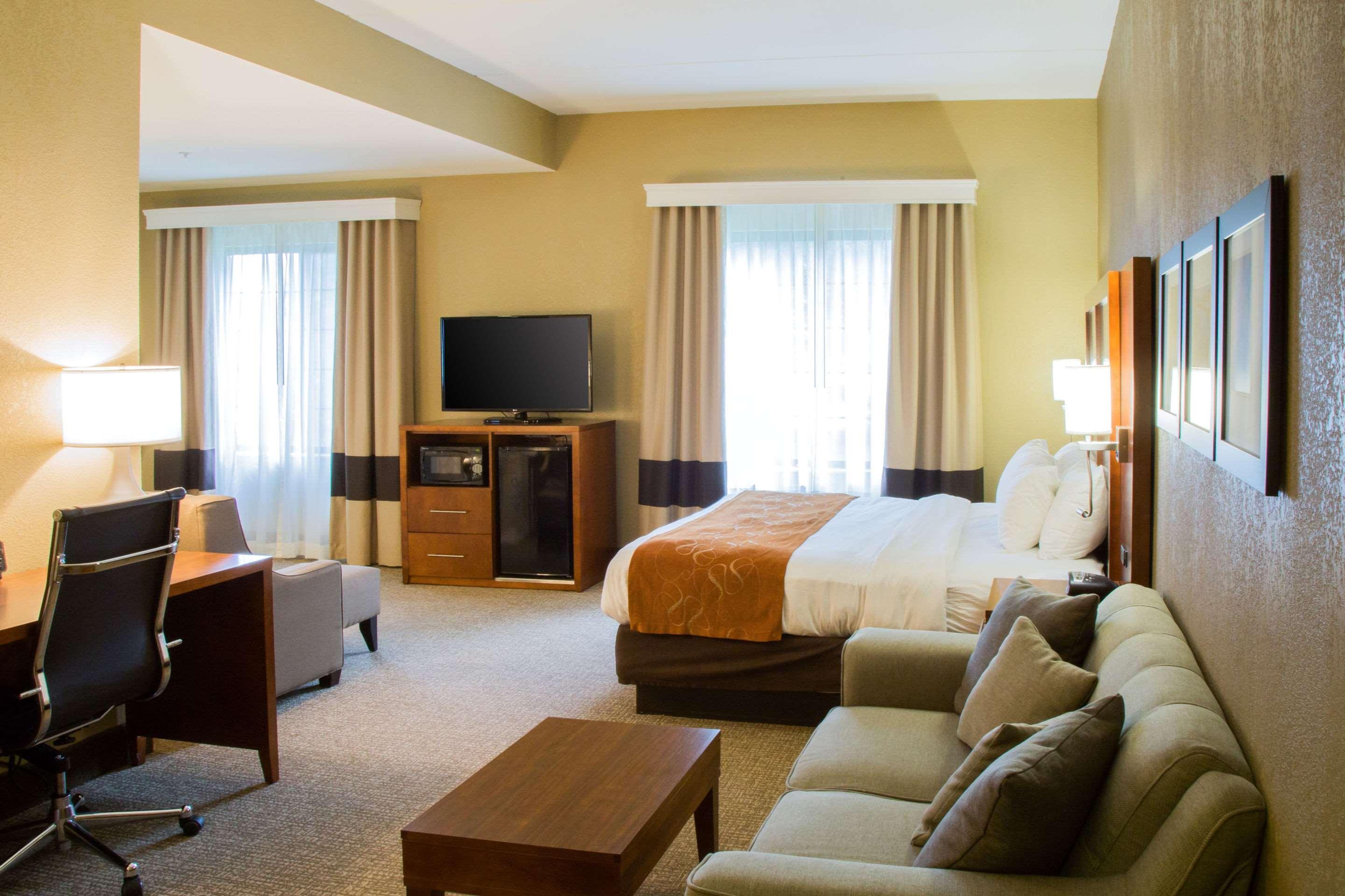 Comfort Suites Grand Rapids South Kentwood Экстерьер фото
